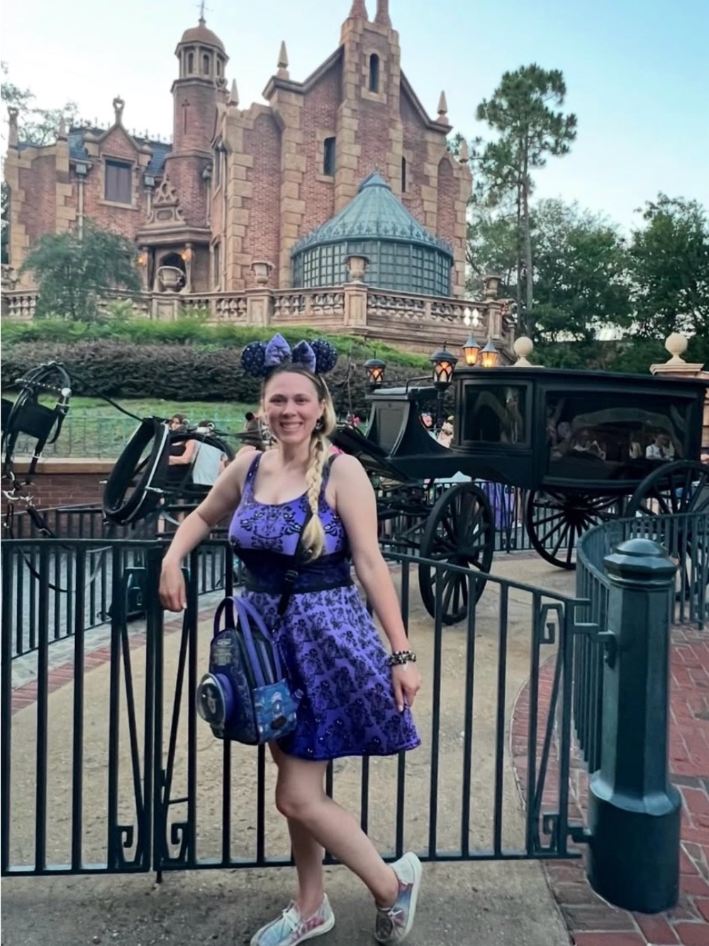 💜🖤 Disney haunted mansion, running dress Purple and Black Dress Med runner - Picture 2 of 5